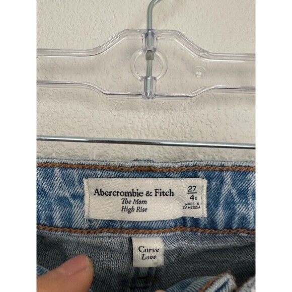 Abercrombie Curve Love The Mom High Rise Jean Light Wash Distressed Size 27 - Picture 4 of 6